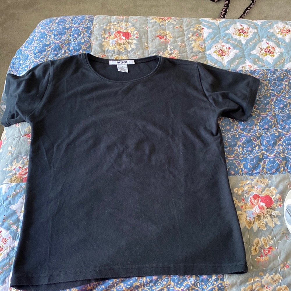 Acorn black t-shirt